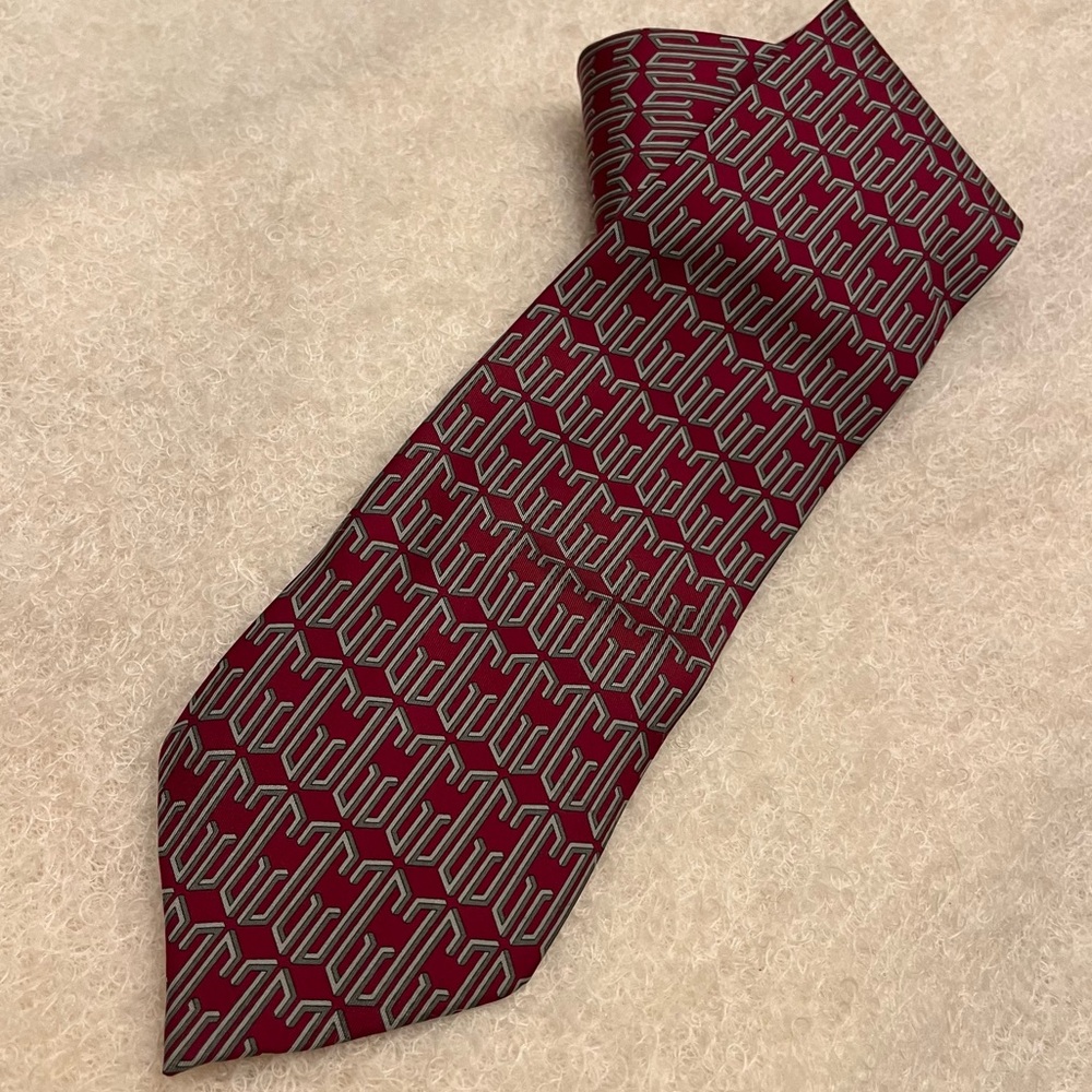 Gucci Vintage Silk Tie Red Interlocking G Logo Geometric Pattern Made in Italy - Picture 3 of 16